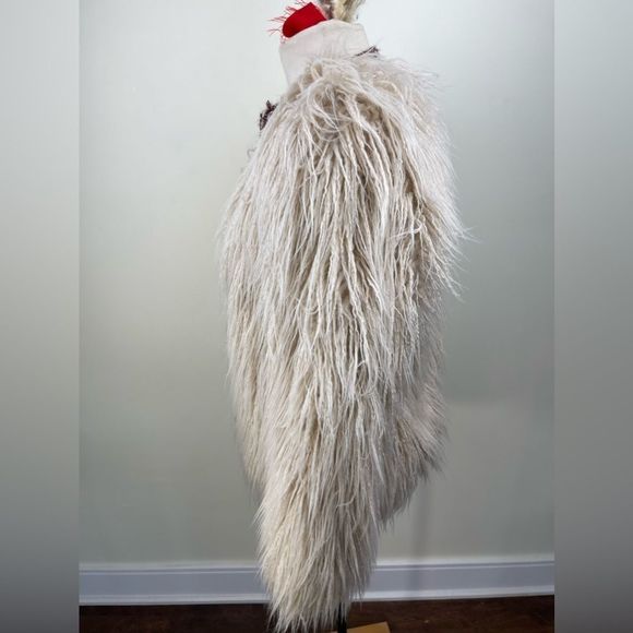 LIGHT fluffy ZARA BASICS woman’s jacket || Size Small || Zara light coat fall - Picture 5 of 13